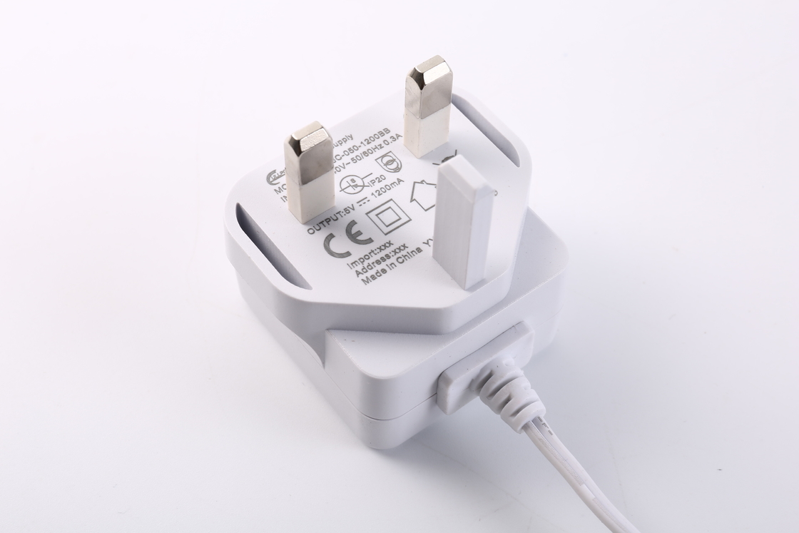 USB Universalschwarz-weiße Farbe wechselstrom-DC-Stromadapter-6W 5V 6V 9V 12V